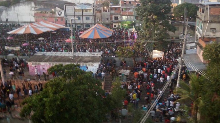 Baile Rj 5 maiores bailes funk do Rio de Janeiro