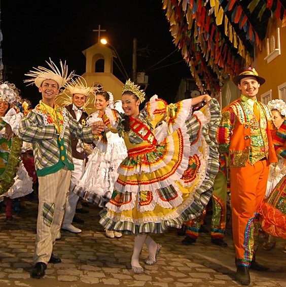 10 fatos sobre as ‘Festas Juninas’ 7. Festa Junina Vestimentas típicas