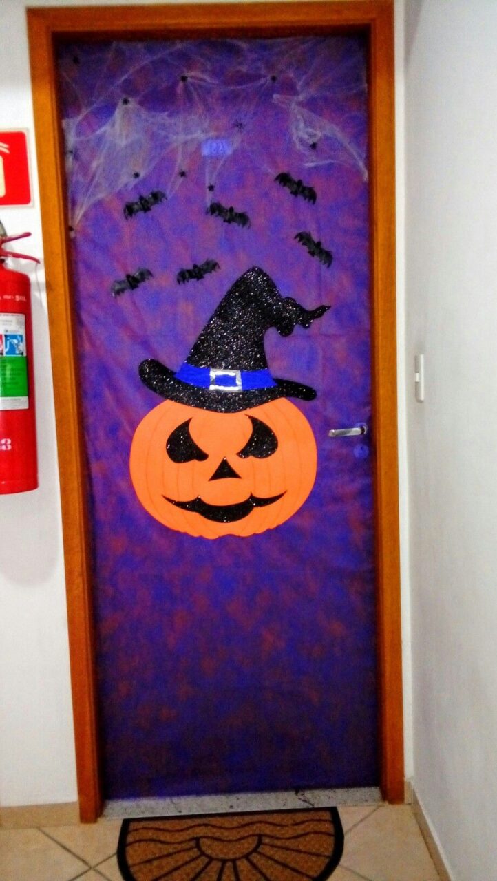 Decoração de Porta Halloween: 12 melhores ideias decoração de porta de Halloween
