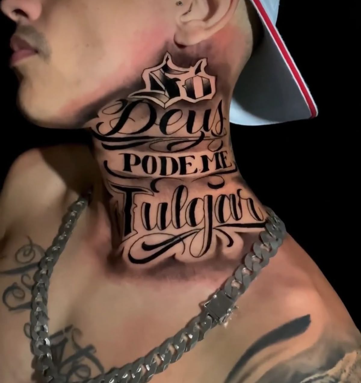 Tatuagem no Pescoço Masculina: 12 ideias para inspirar Tatuagem no Pescoço Masculina