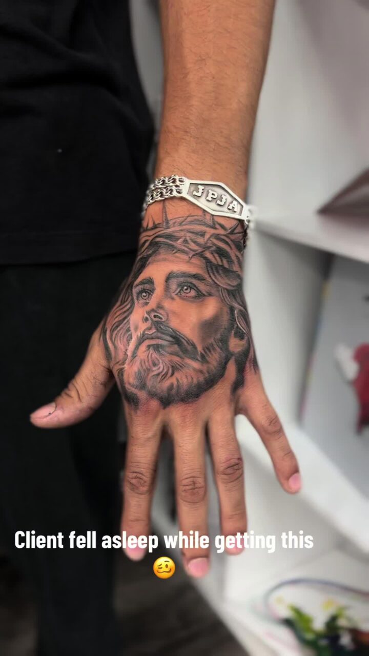 12 ideias de Tatuagem na Mão Tatuagem na Mão
