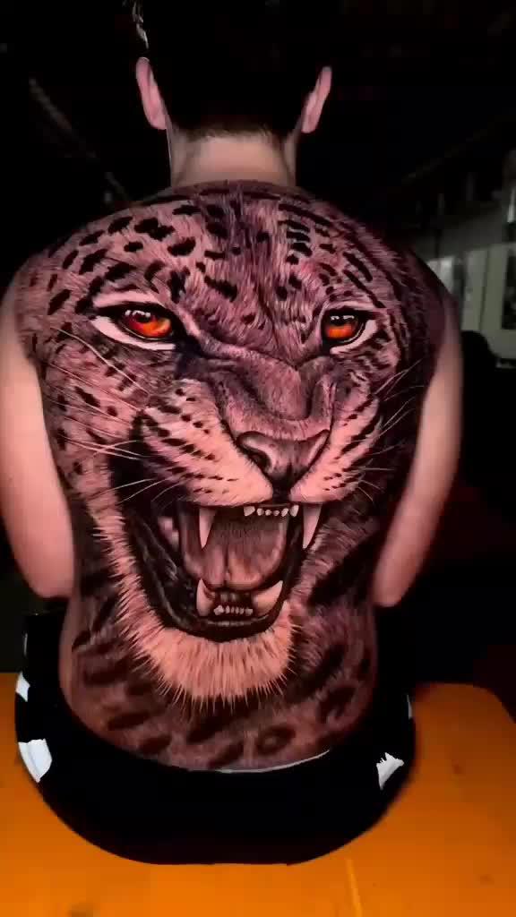 Fechamento de Costa: 12 ideias de tatuagem para fechar as costas masculina tatuagem Fechamento de costa