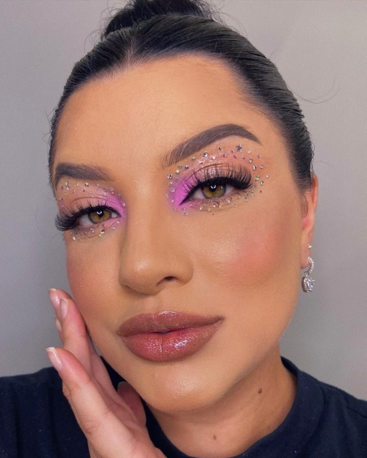 Maquiagem de Carnaval: 12 estilos para destacar seu visual na folia Maquiagem Carnaval