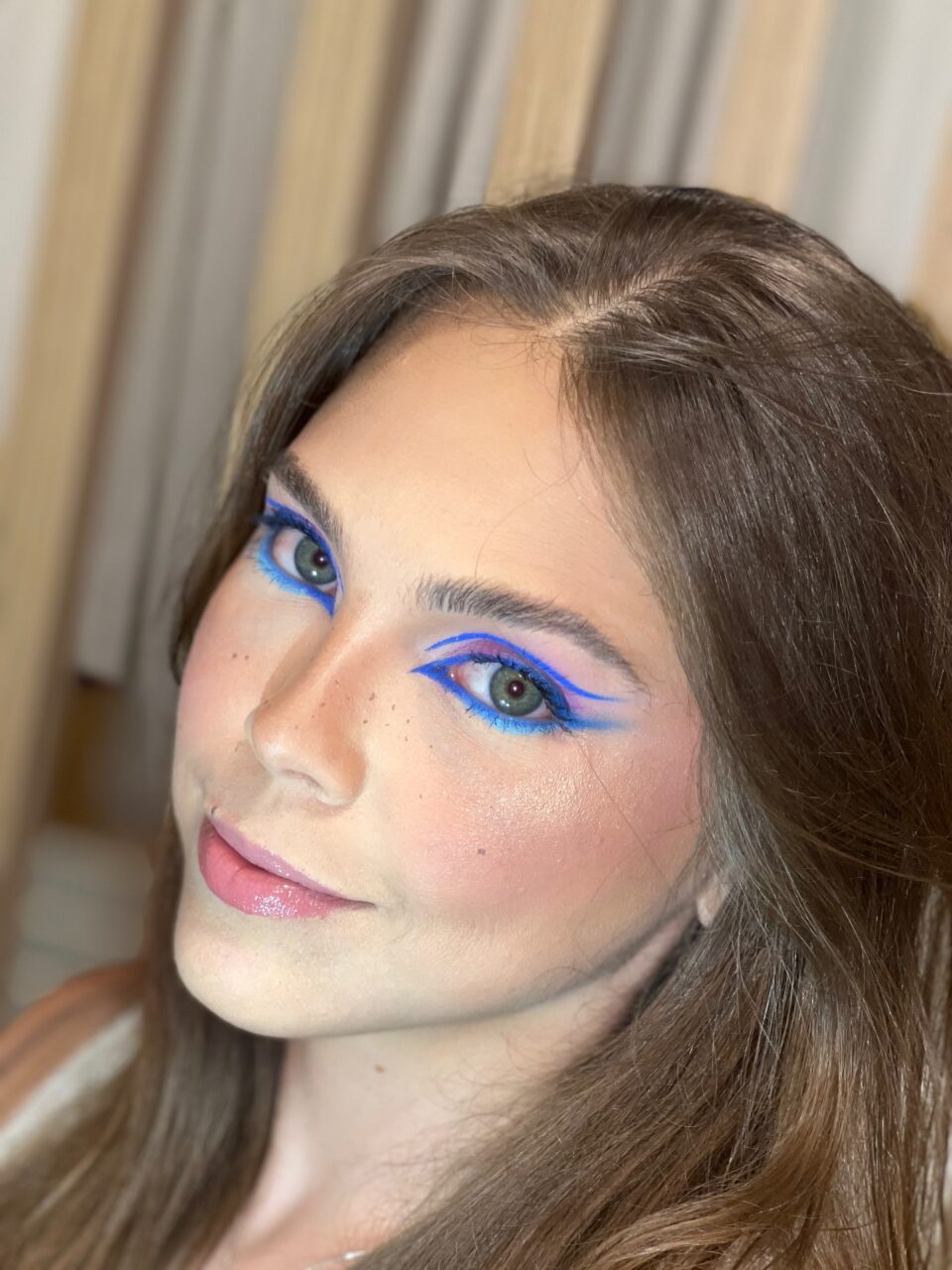 Maquiagem de Carnaval: 12 estilos para destacar seu visual na folia Maquiagem Carnaval