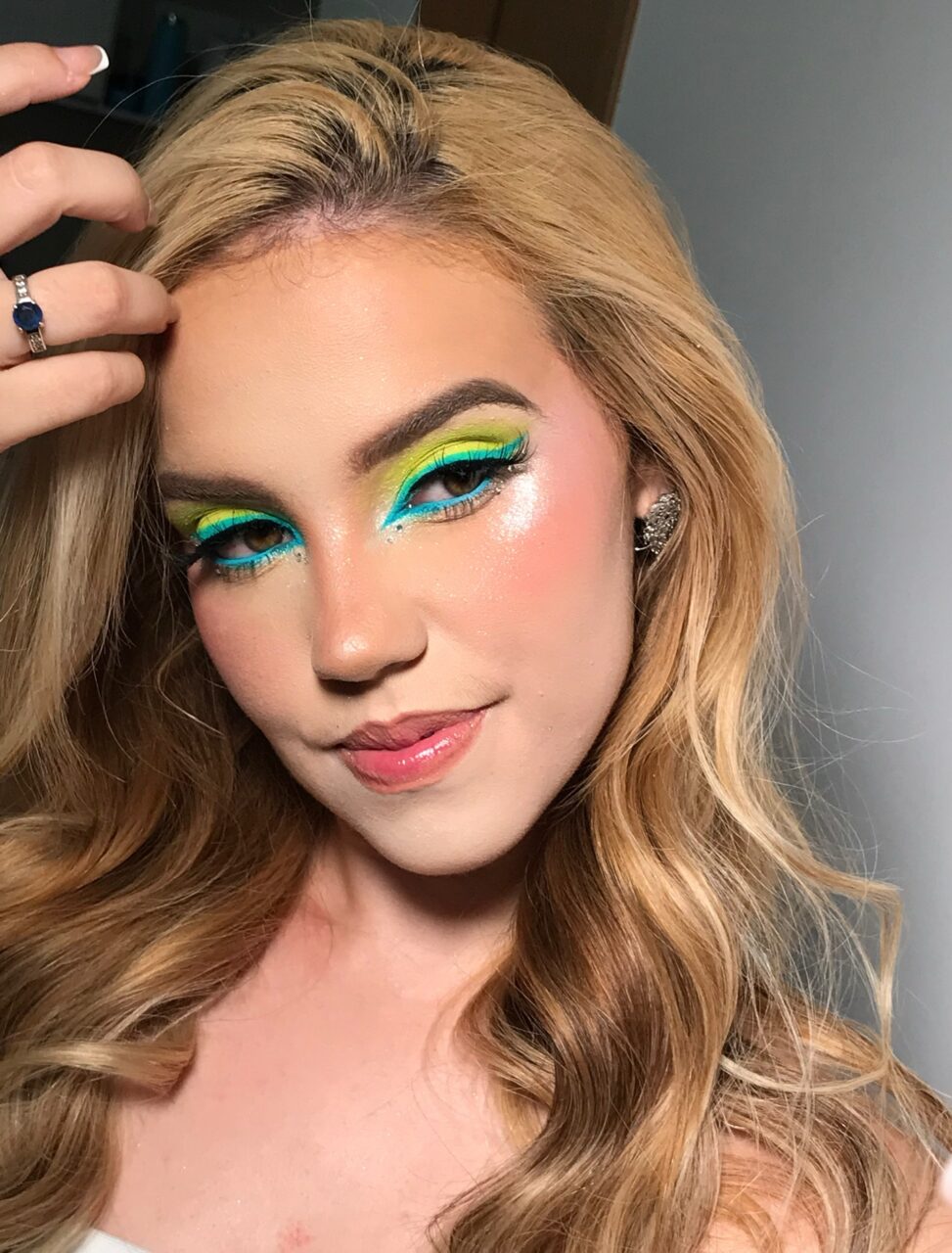 Maquiagem de Carnaval: 12 estilos para destacar seu visual na folia Maquiagem Carnaval