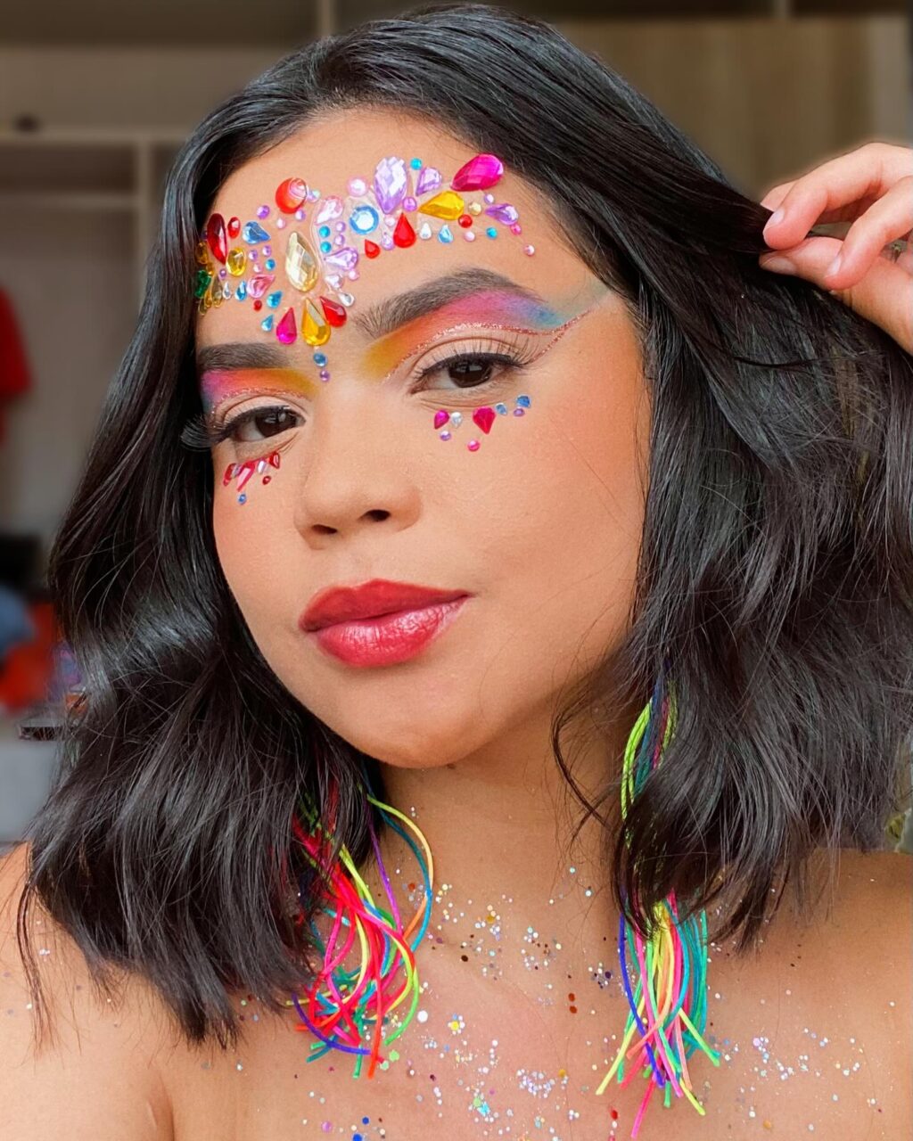 Maquiagem de Carnaval: 12 estilos para destacar seu visual na folia Maquiagem Carnaval