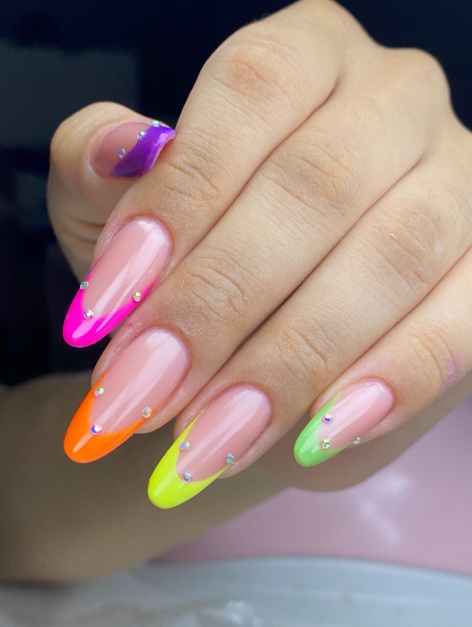 Unhas de Carnaval: 12 ideias para arrasar usar Unhas Carnaval