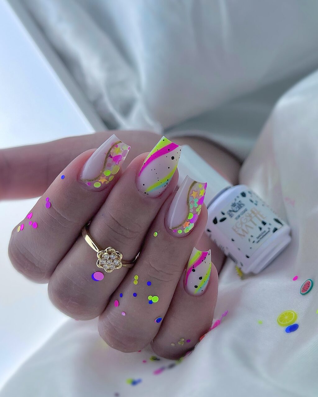 Unhas de Carnaval: 12 ideias para arrasar usar Unhas Carnaval