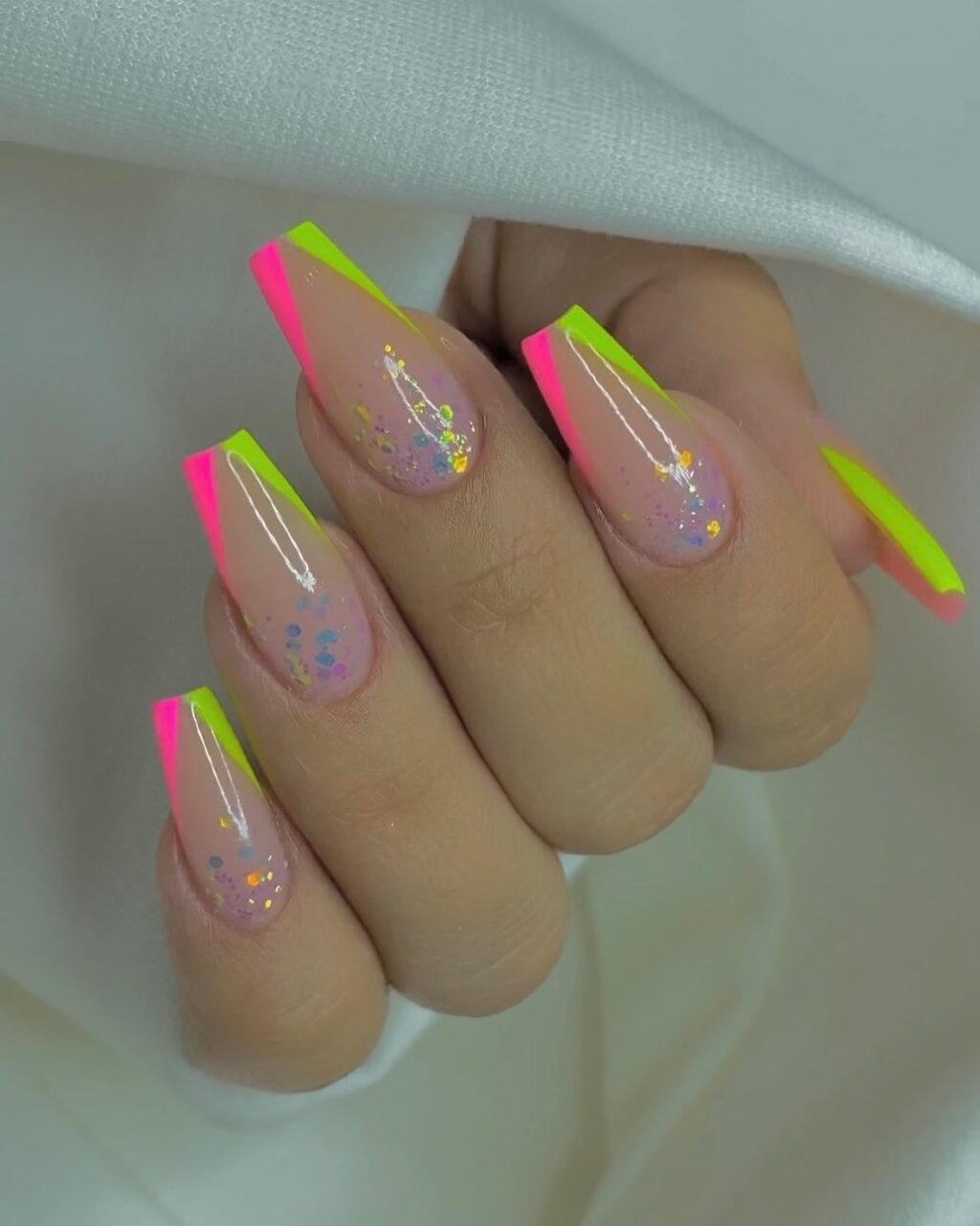 Unhas de Carnaval: 12 modelos para inspirar Unhas Carnaval