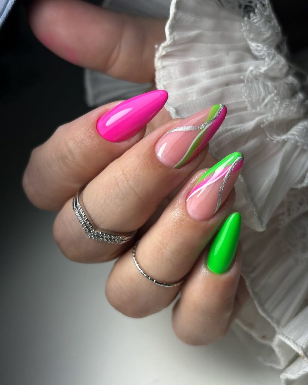 Unhas de Carnaval: 12 modelos para inspirar Unhas Carnaval