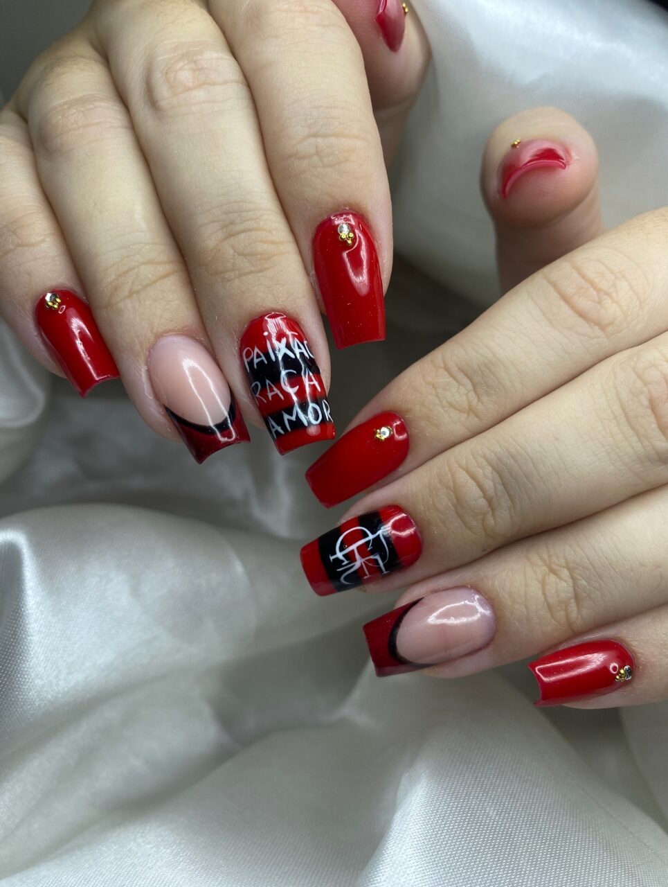 Unhas do Flamengo: 12 ideias para torcer com estilo rubro-negro Unhas Flamengo