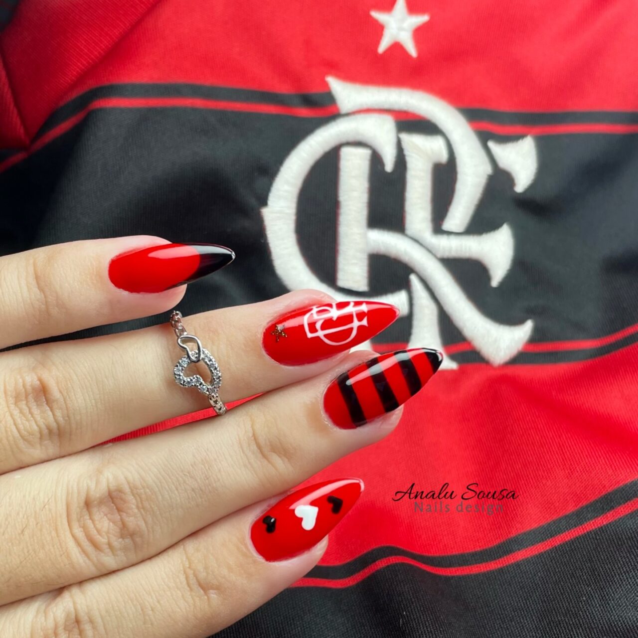 Unhas do Flamengo: 12 ideias para torcer com estilo rubro-negro Unhas Flamengo 2