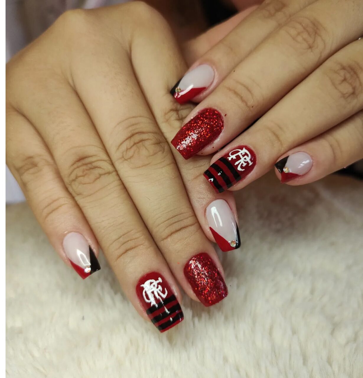 Unhas do Flamengo: 12 ideias para torcer com estilo rubro-negro Unhas Flamengo