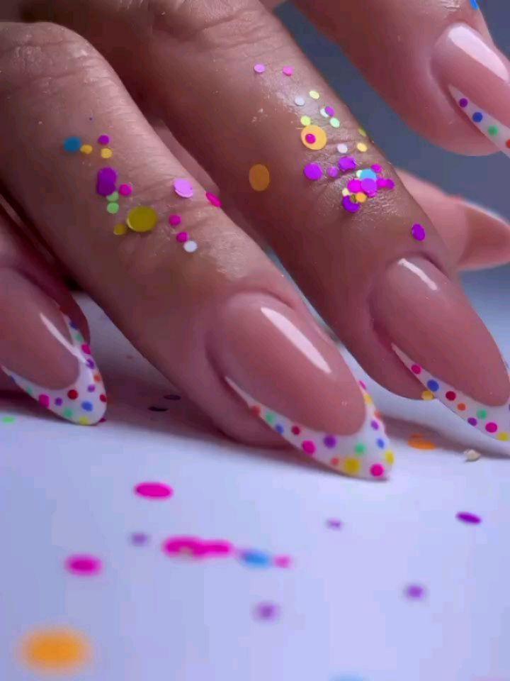 Unhas de Carnaval: 12 ideias para arrasar na folia Unhas de Carnaval