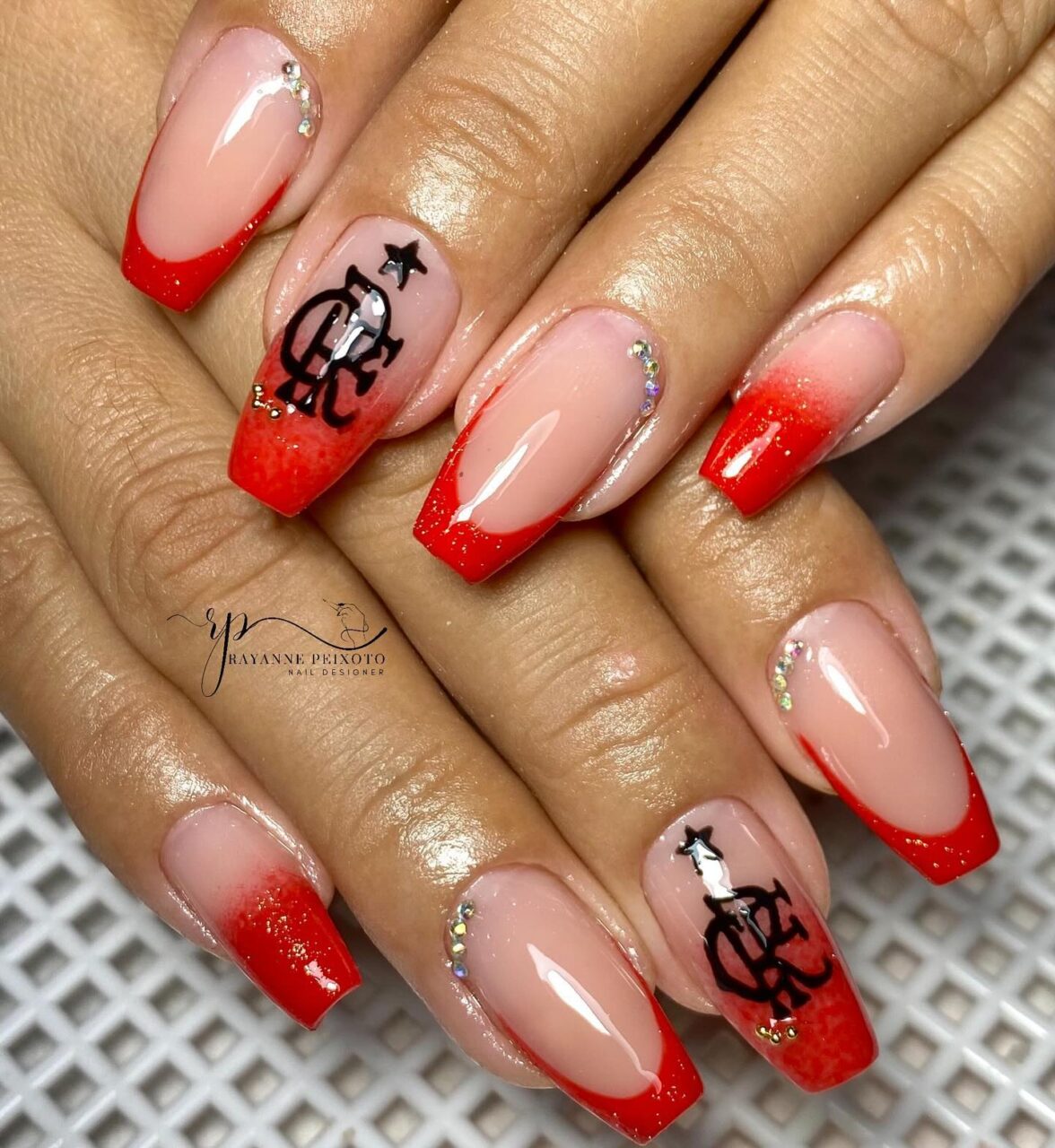 Unhas do Flamengo: 12 modelos para torcer com estilo rubro-negro Unhas do Flamengo