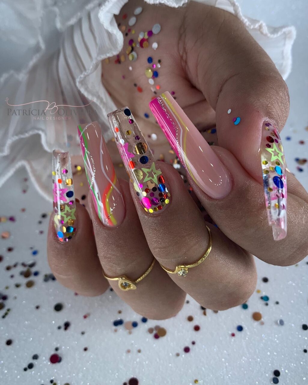 Unhas de Carnaval: 12 modelos para brilhar na folia Unhas de Carnaval