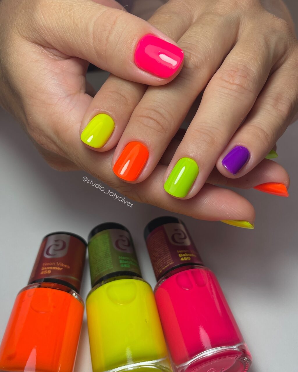 Unhas de Carnaval: 12 modelos para brilhar na folia Unhas de Carnaval
