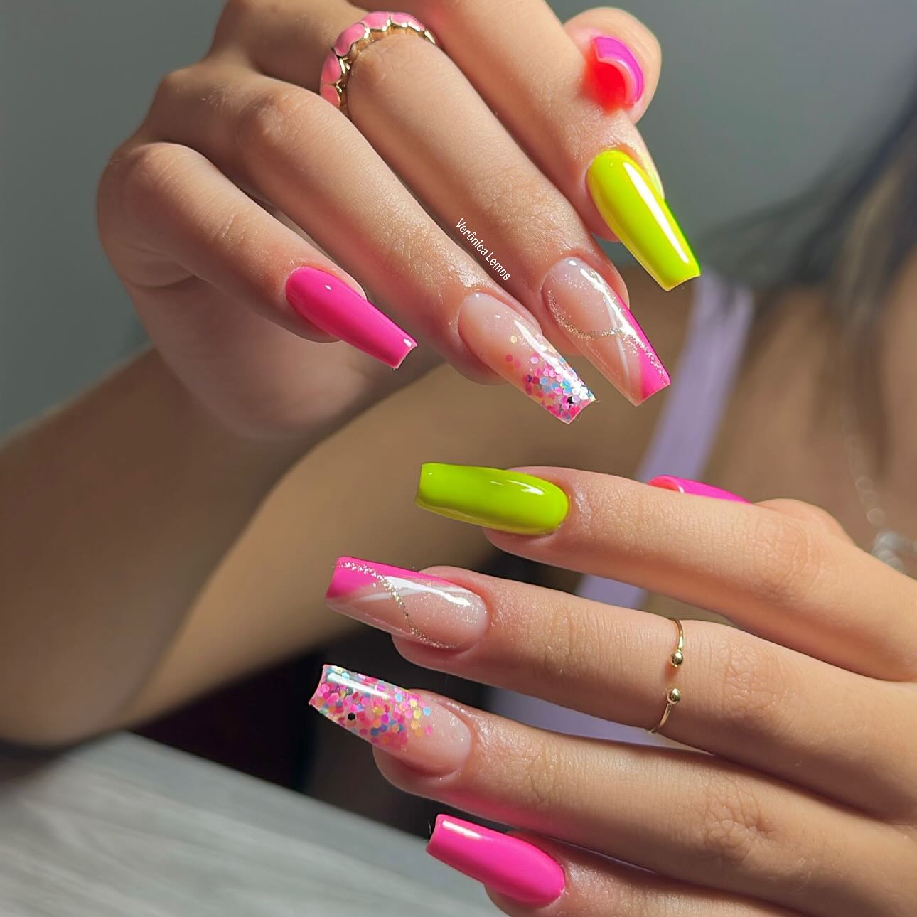 Unhas de Carnaval: 12 modelos para brilhar na folia Unhas de Carnaval