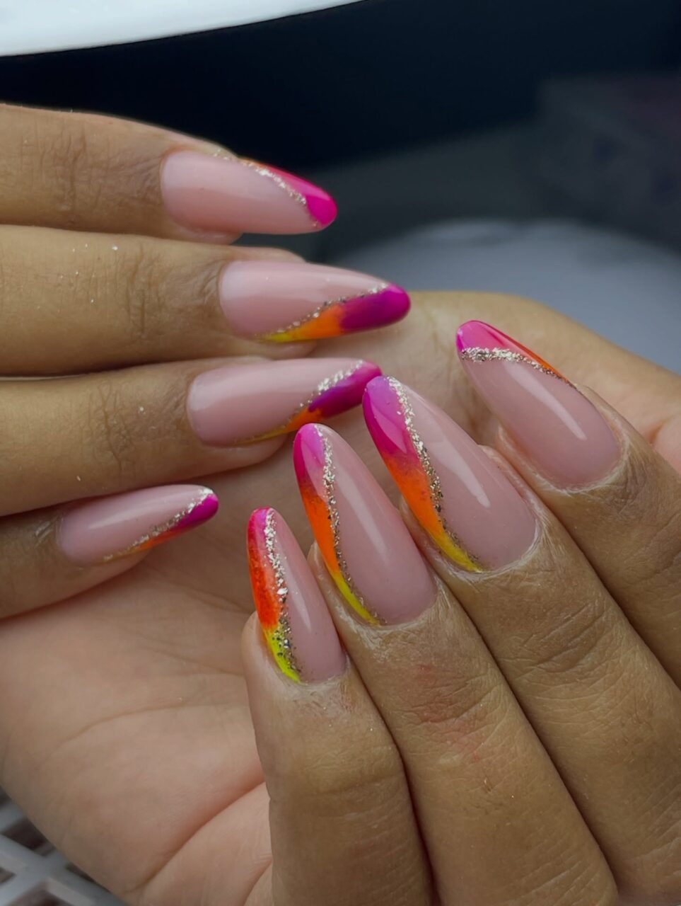 Unhas de Carnaval: 12 modelos para brilhar na folia Unhas de Carnaval