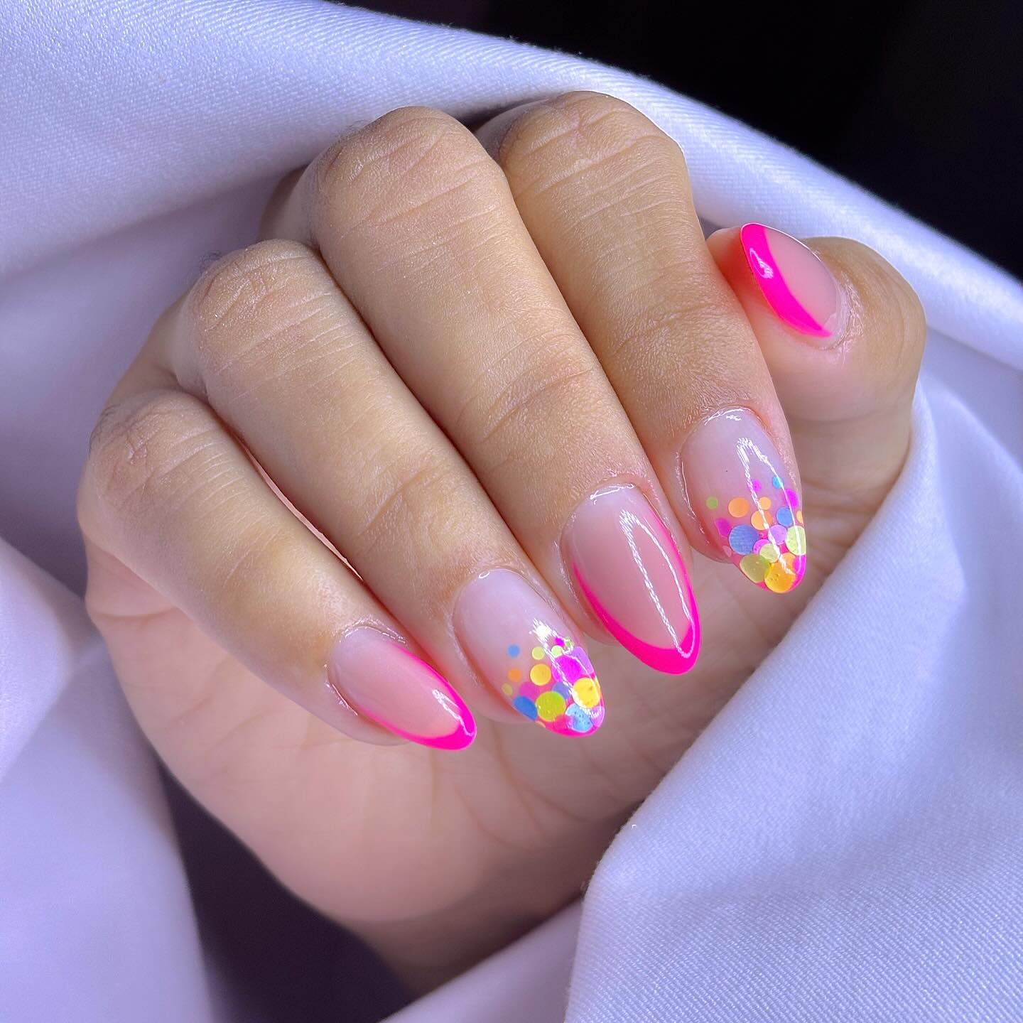 Unhas de Carnaval: 12 modelos para brilhar na folia Unhas de Carnaval